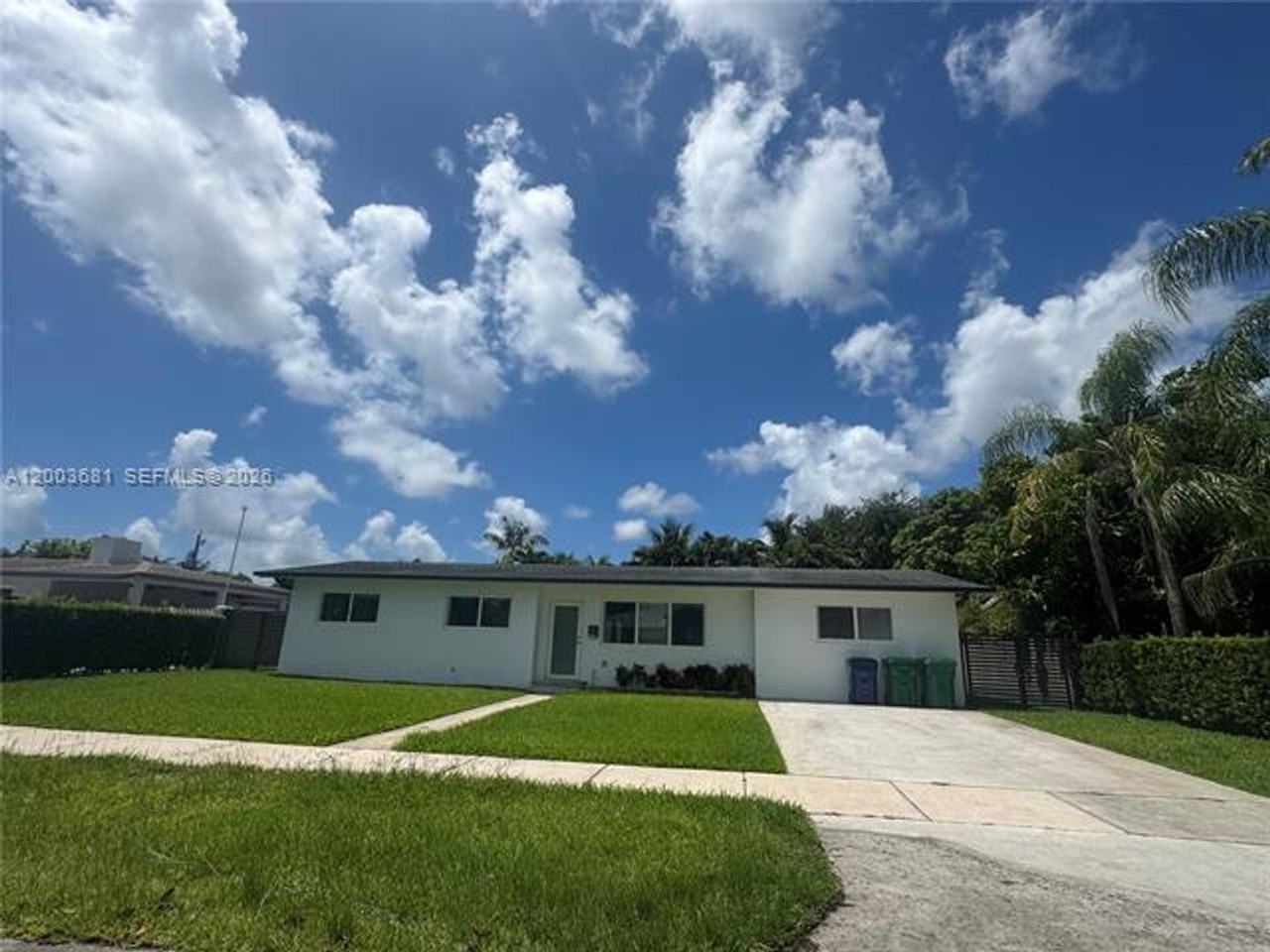 8640 Sw 125th Ter #8640 - Photo 3 of 14