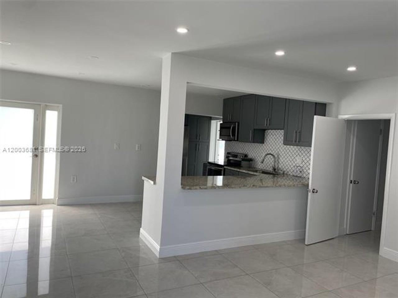 8640 Sw 125th Ter #8640 - Photo 4 of 14