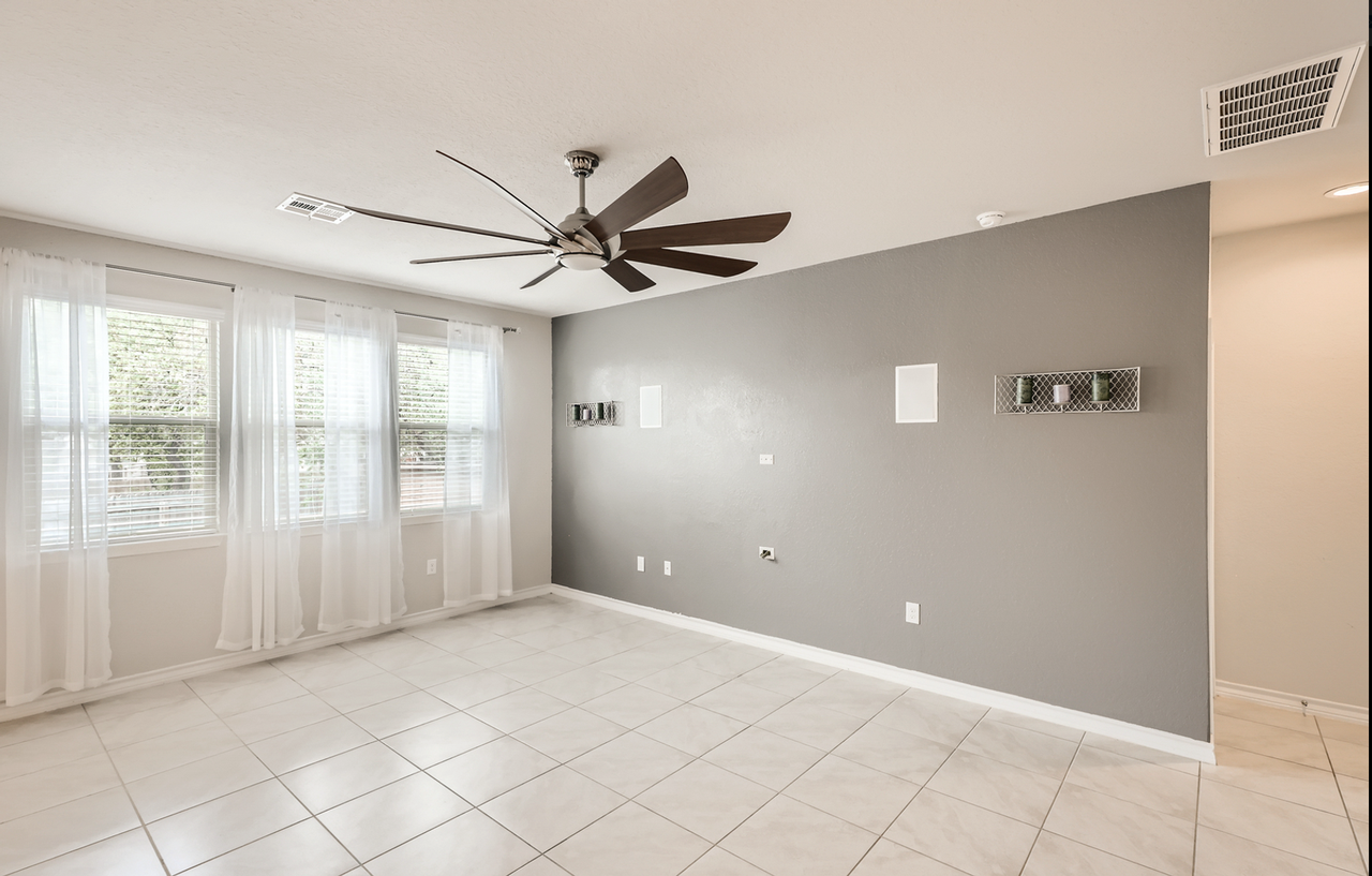 5607 Burr Blf - Photo 4 of 23