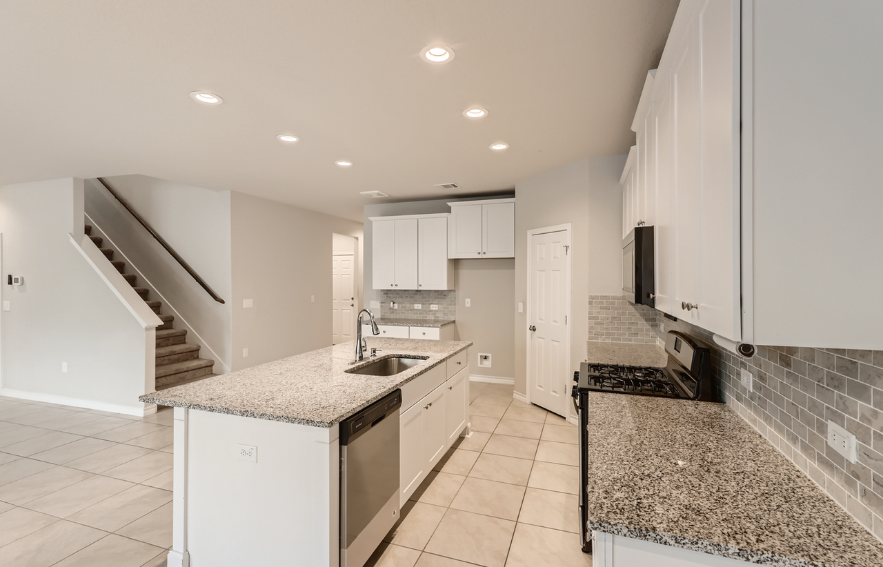 5607 Burr Blf - Photo 5 of 23