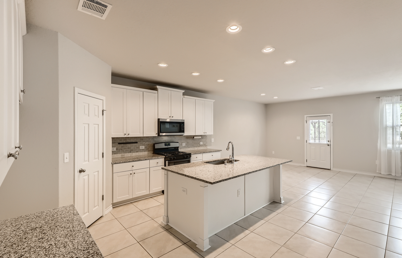 5607 Burr Blf - Photo 6 of 23