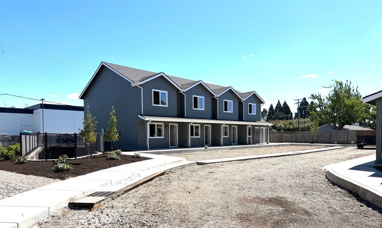 2673 S Cloverleaf Loop - Photo 2 of 6