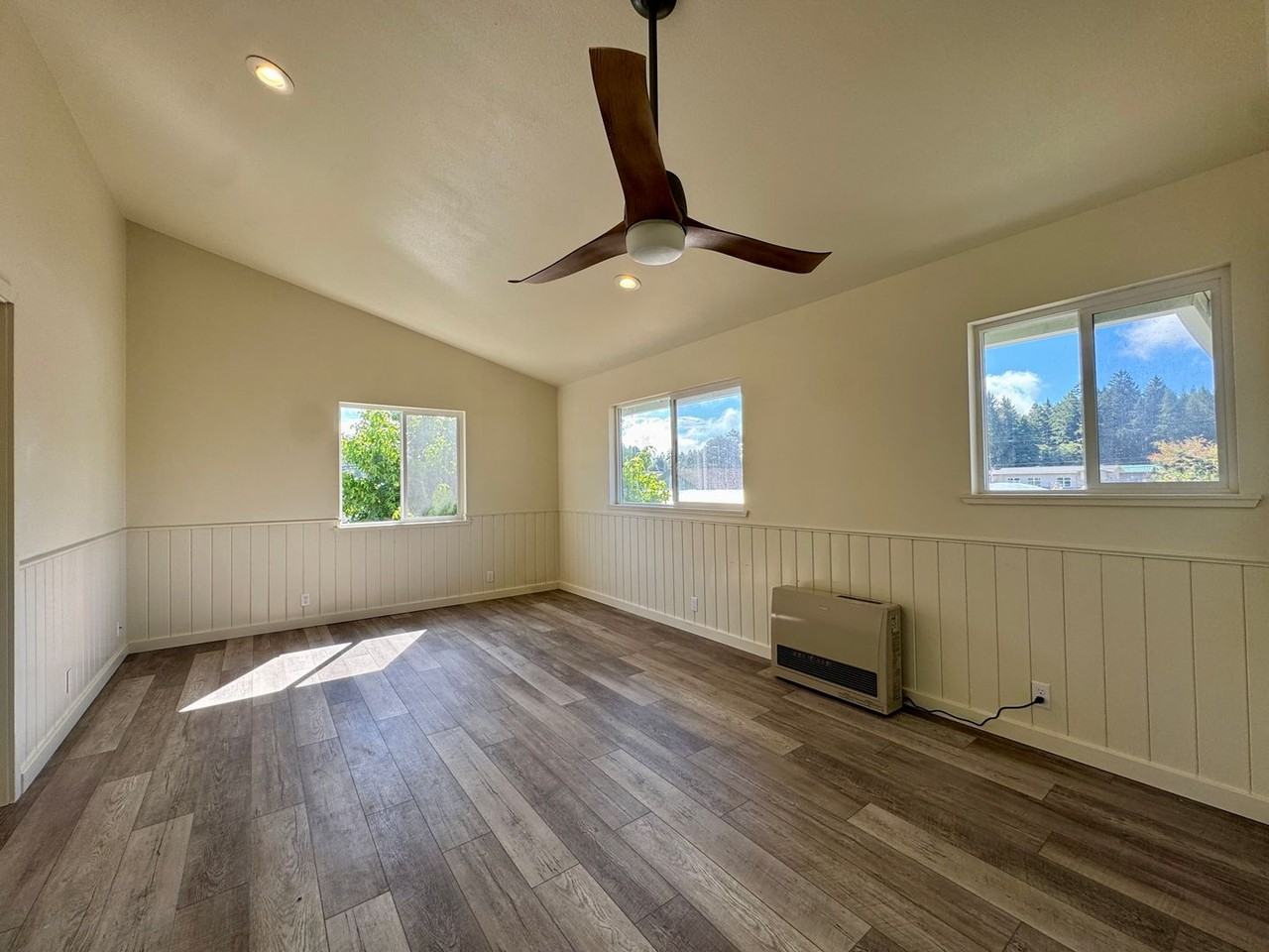 2086 Groth Ct - Photo 6 of 11