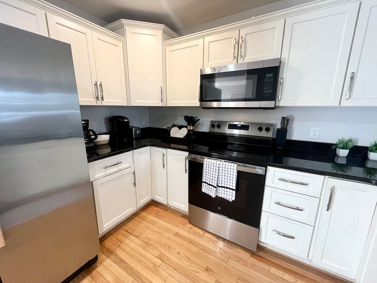 73 Townsend St - Photo 3 of 13