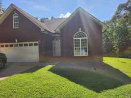 featured image of 2847 Mount Pleasant Rd N