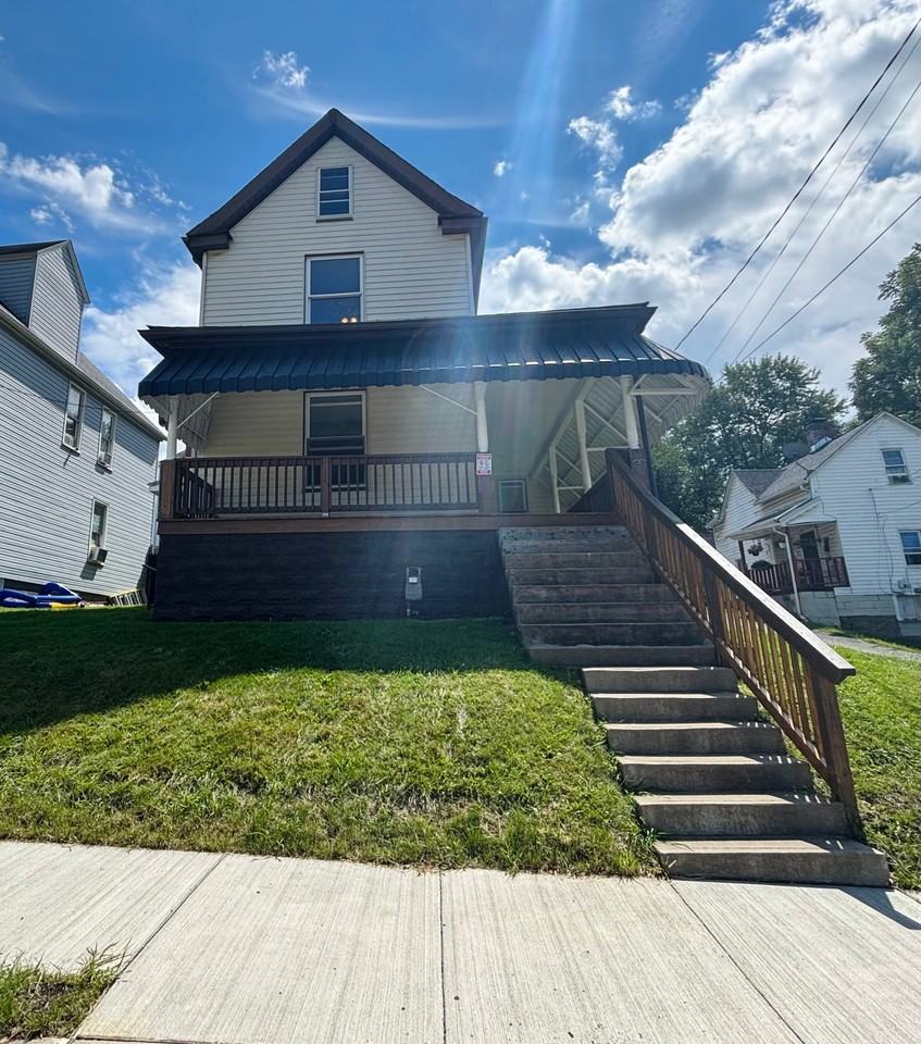 38 Hall Ave - Photo 2 of 15