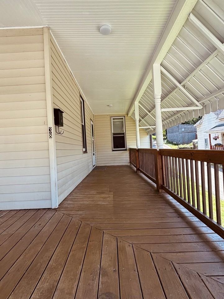 38 Hall Ave - Photo 4 of 15