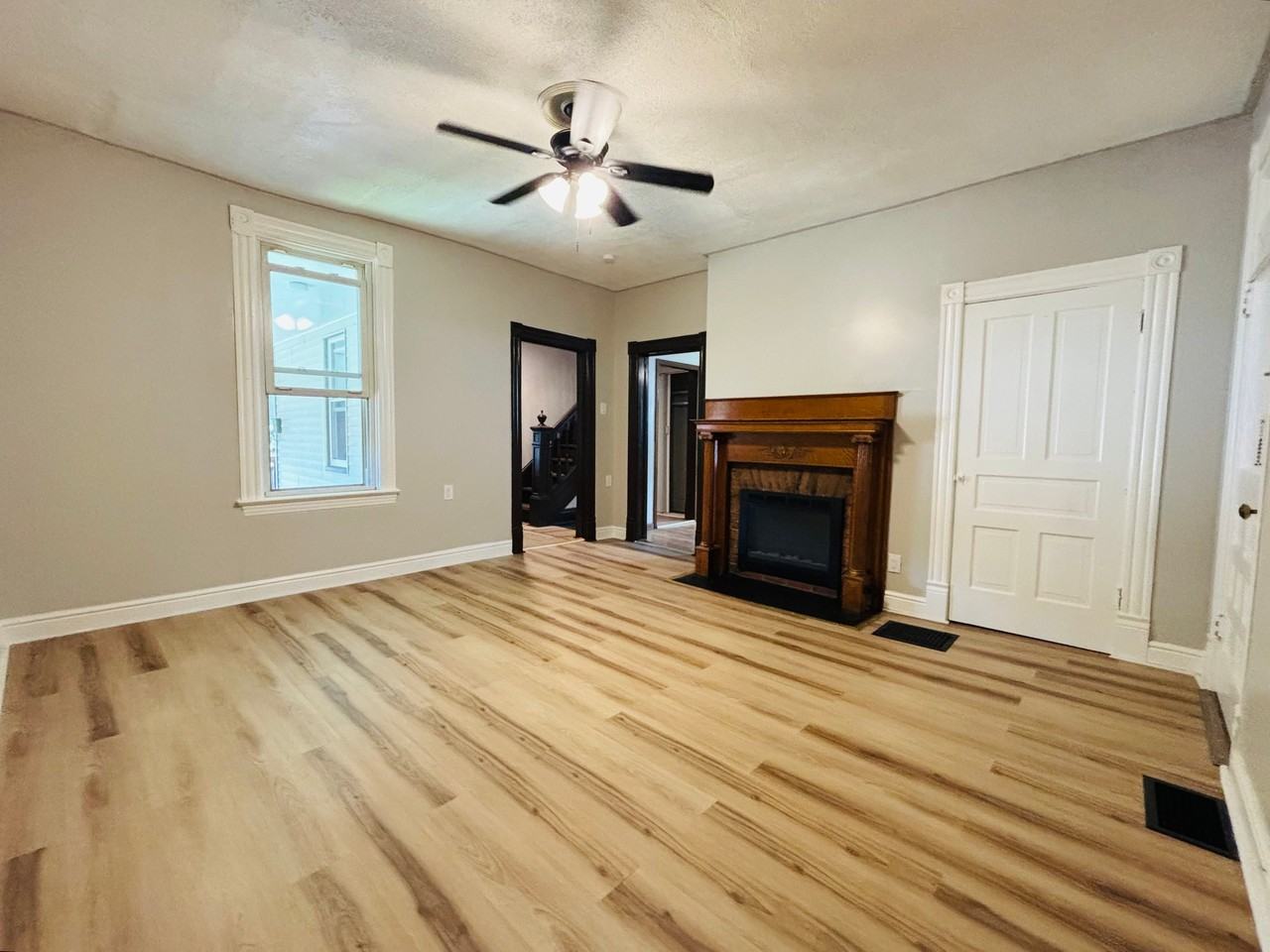 38 Hall Ave - Photo 7 of 15