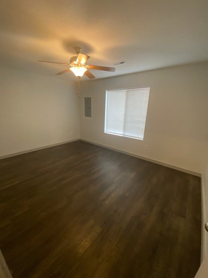 1805 E 69th Ct N - Photo 7 of 13