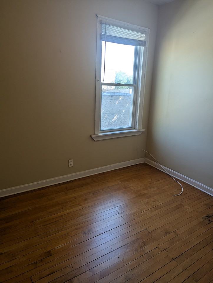 1148 N Mayfield Ave #1 - Photo 4 of 12