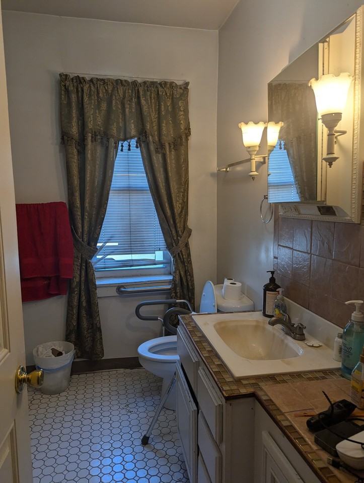 1148 N Mayfield Ave #1 - Photo 6 of 12