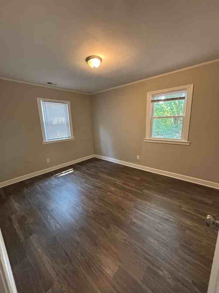 411 Hobson St - Photo 7 of 11