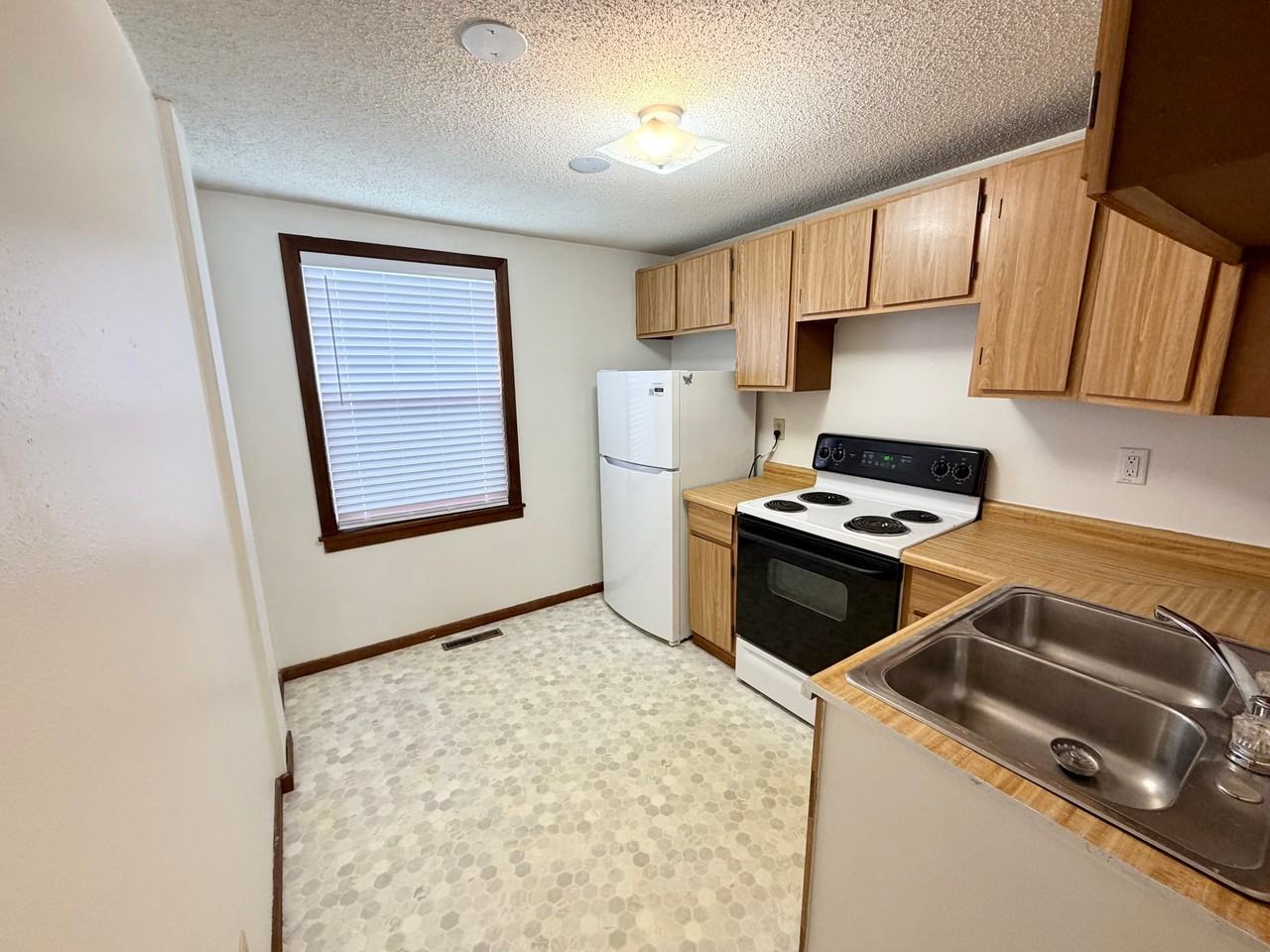 603 Court Ave #1 - Photo 2 of 11