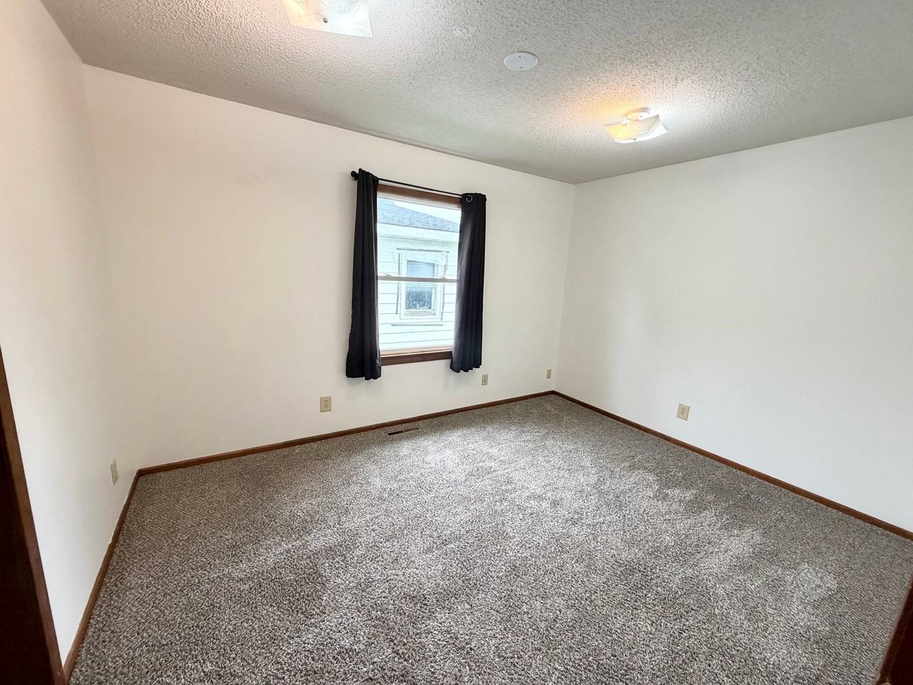 603 Court Ave #1 - Photo 3 of 11
