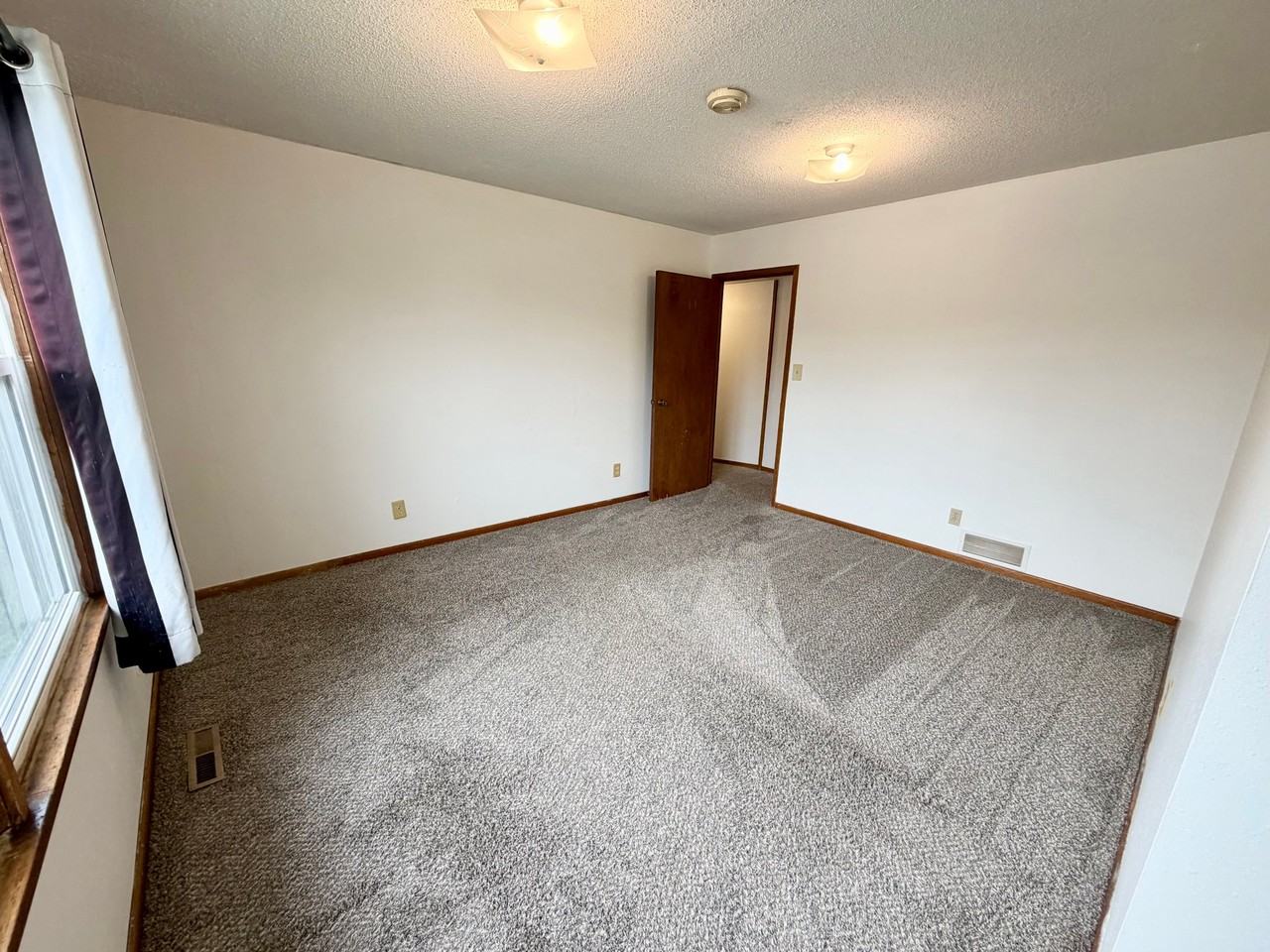 603 Court Ave #1 - Photo 4 of 11
