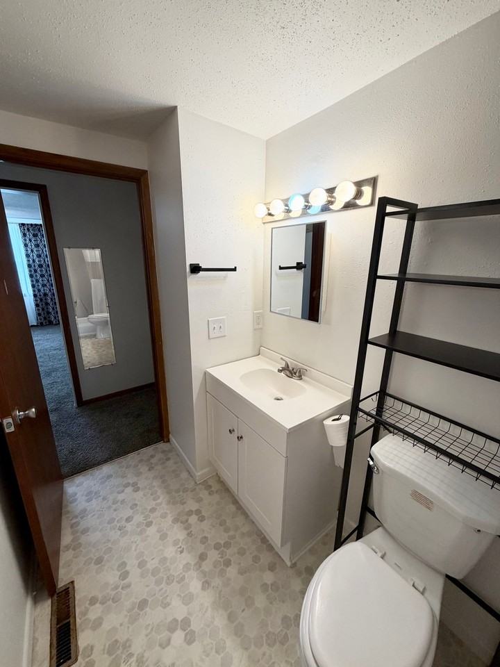 603 Court Ave #1 - Photo 7 of 11