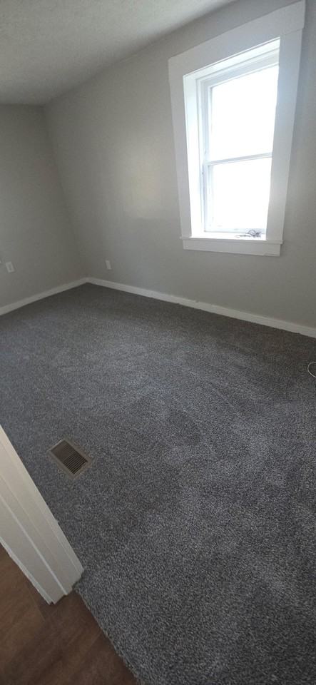 412 S 2nd St - Photo 2 of 7