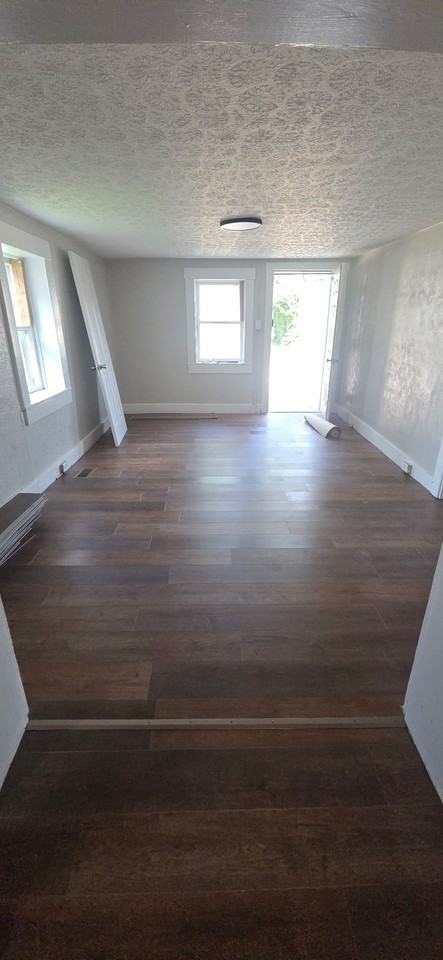 412 S 2nd St - Photo 3 of 7