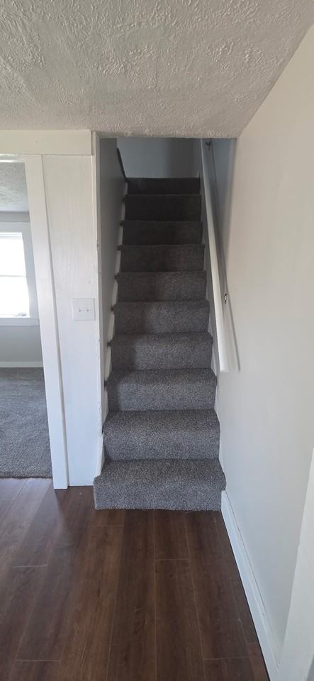 412 S 2nd St - Photo 4 of 7