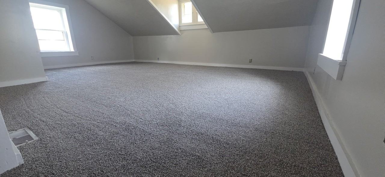 412 S 2nd St - Photo 5 of 7
