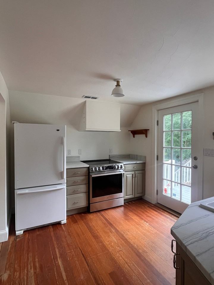 151 Plymouth St #A - Photo 3 of 17