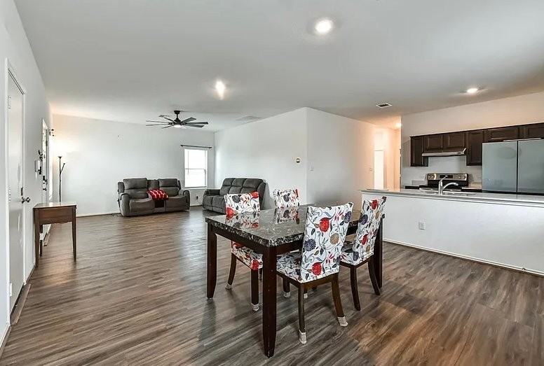 848 Circle Way - Photo 4 of 12