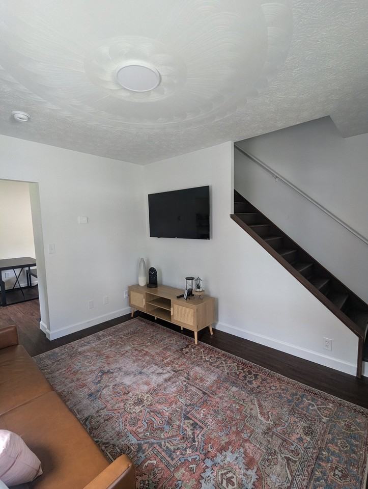 1308 Tampa Ave - Photo 4 of 9