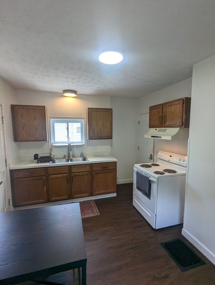 1308 Tampa Ave - Photo 5 of 9