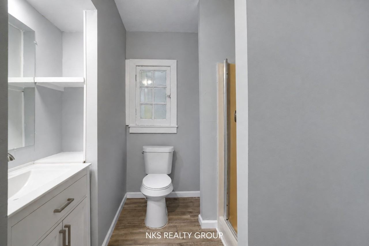 2718 E Grand River Ave #1BTR - Photo 5 of 9
