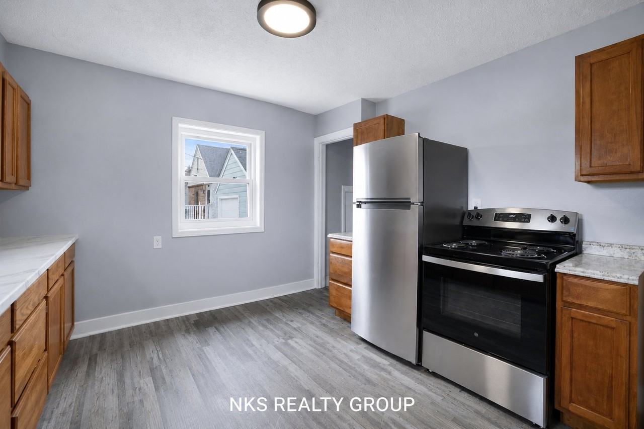 2718 E Grand River Ave #1BTR - Photo 6 of 9