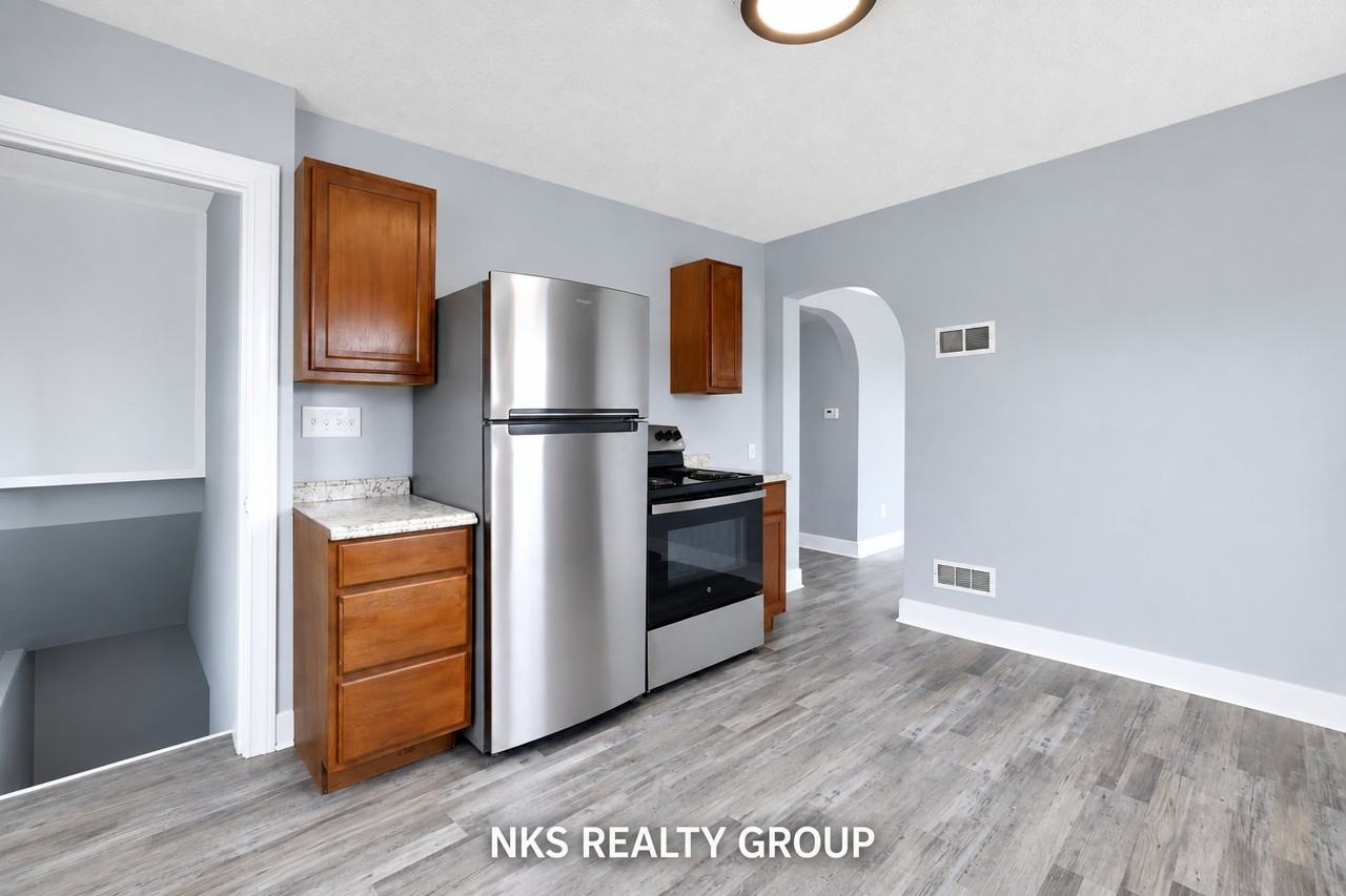 2718 E Grand River Ave #1BTR - Photo 7 of 9