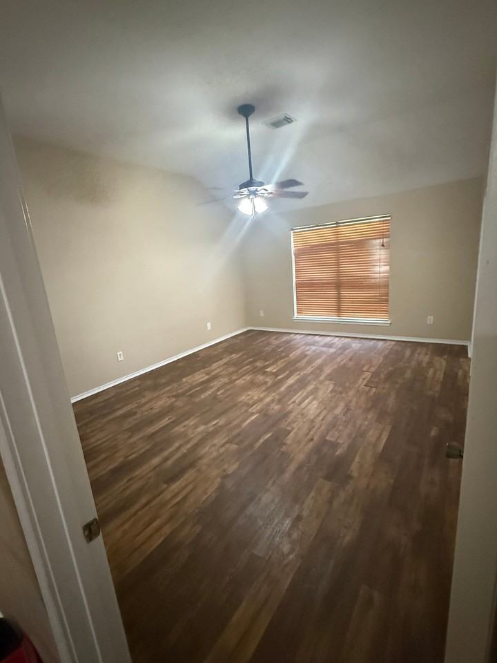 16210 Coral Bay St - Photo 4 of 13