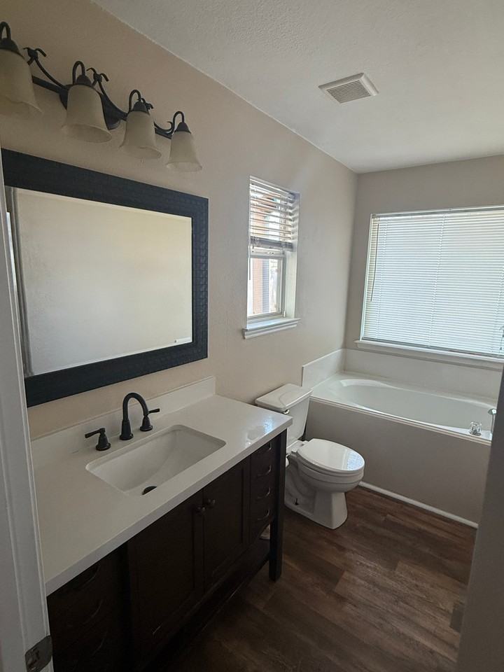 16210 Coral Bay St - Photo 5 of 13