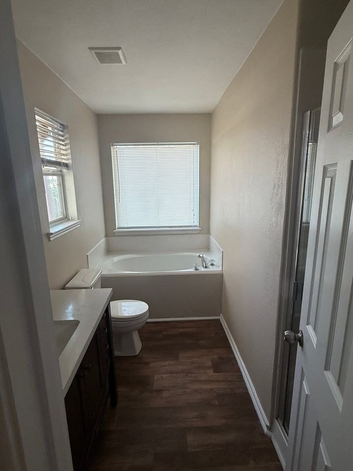 16210 Coral Bay St - Photo 6 of 13