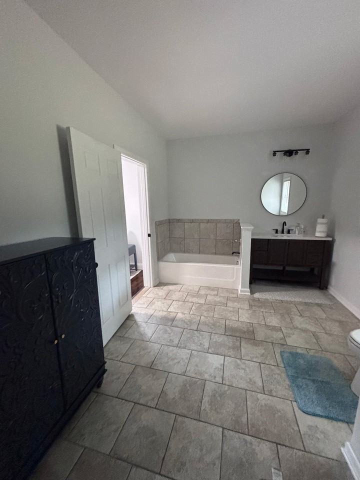 123 John St - Photo 2 of 18