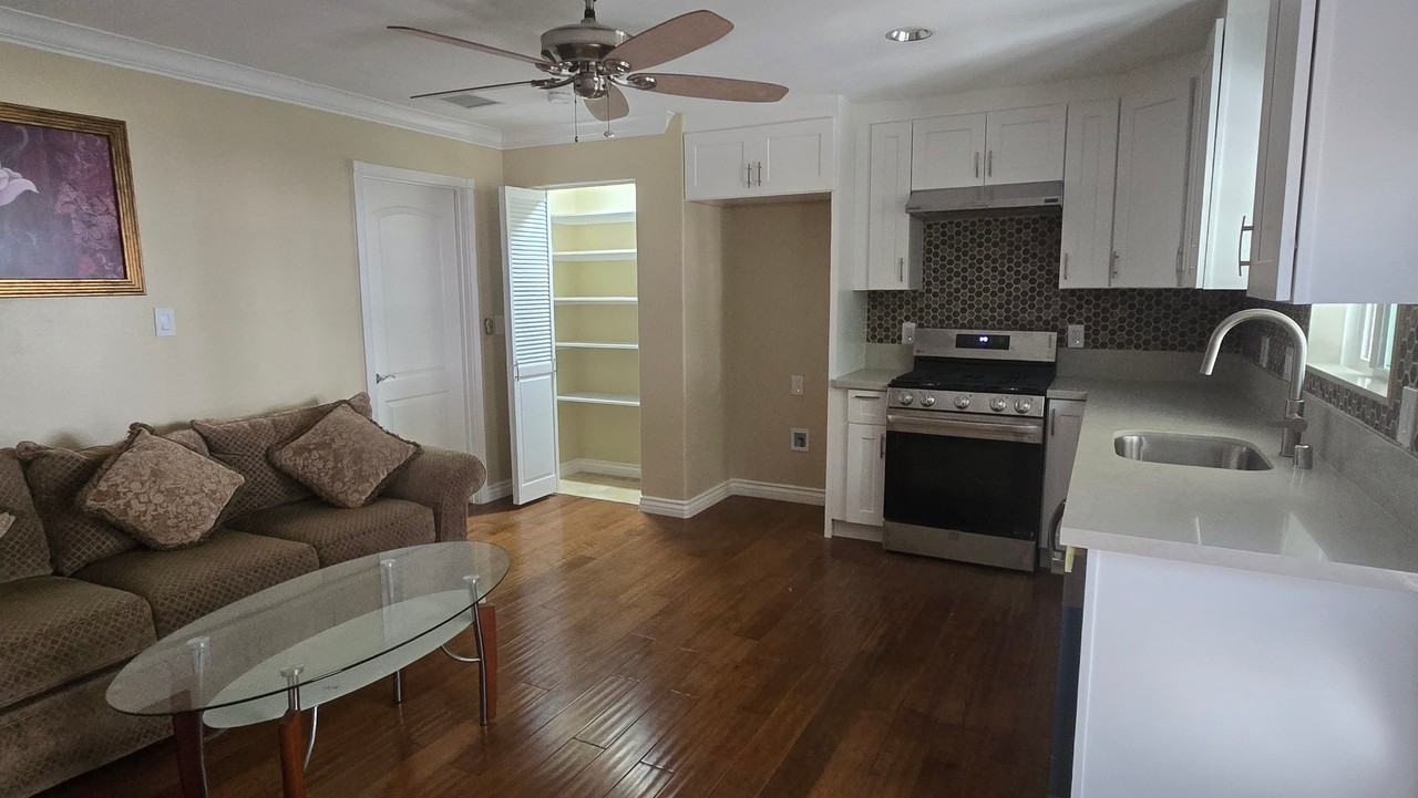 12507 Brent St - Photo 2 of 13