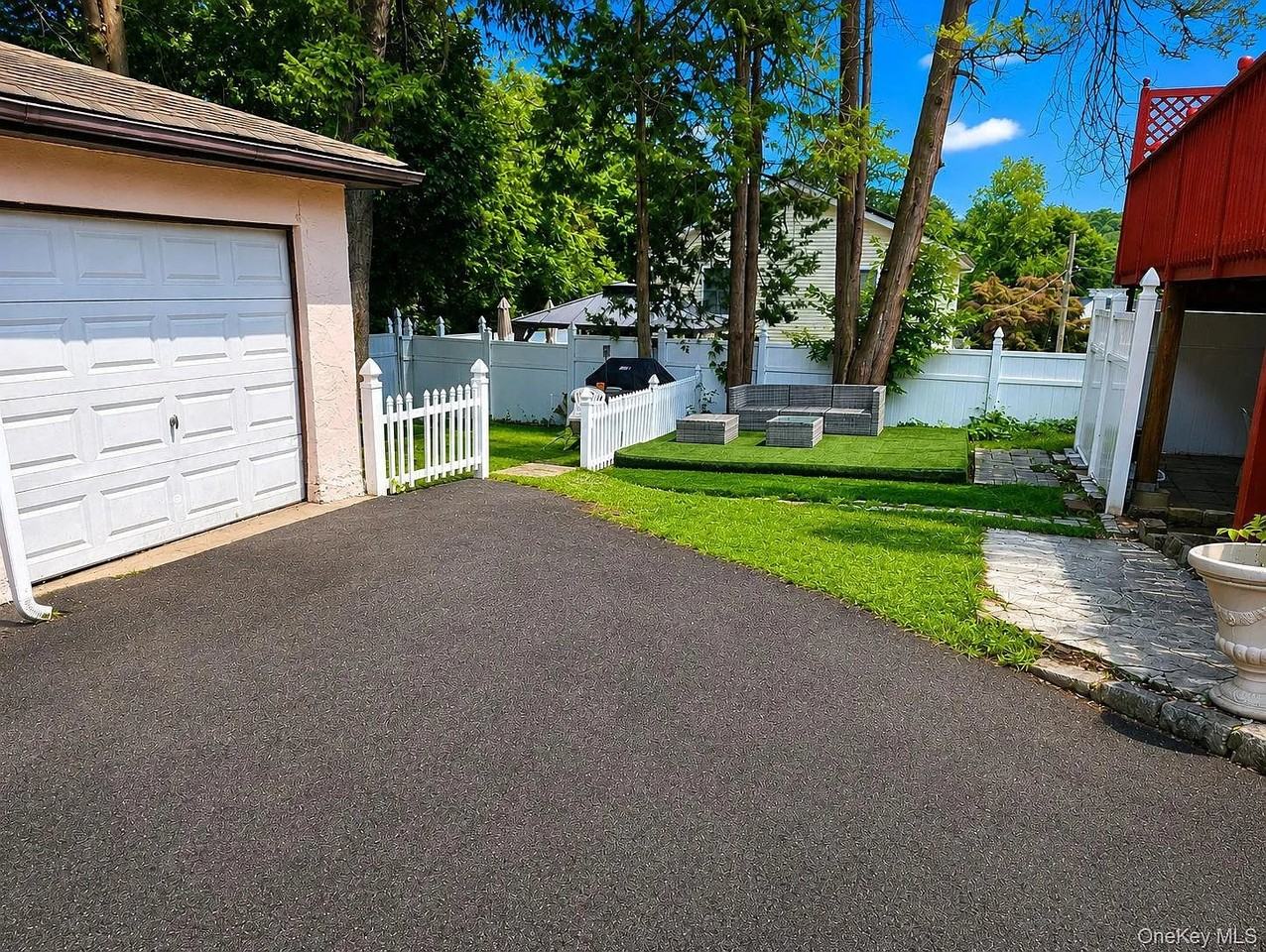 98 Bushey Ave - Photo 2 of 20