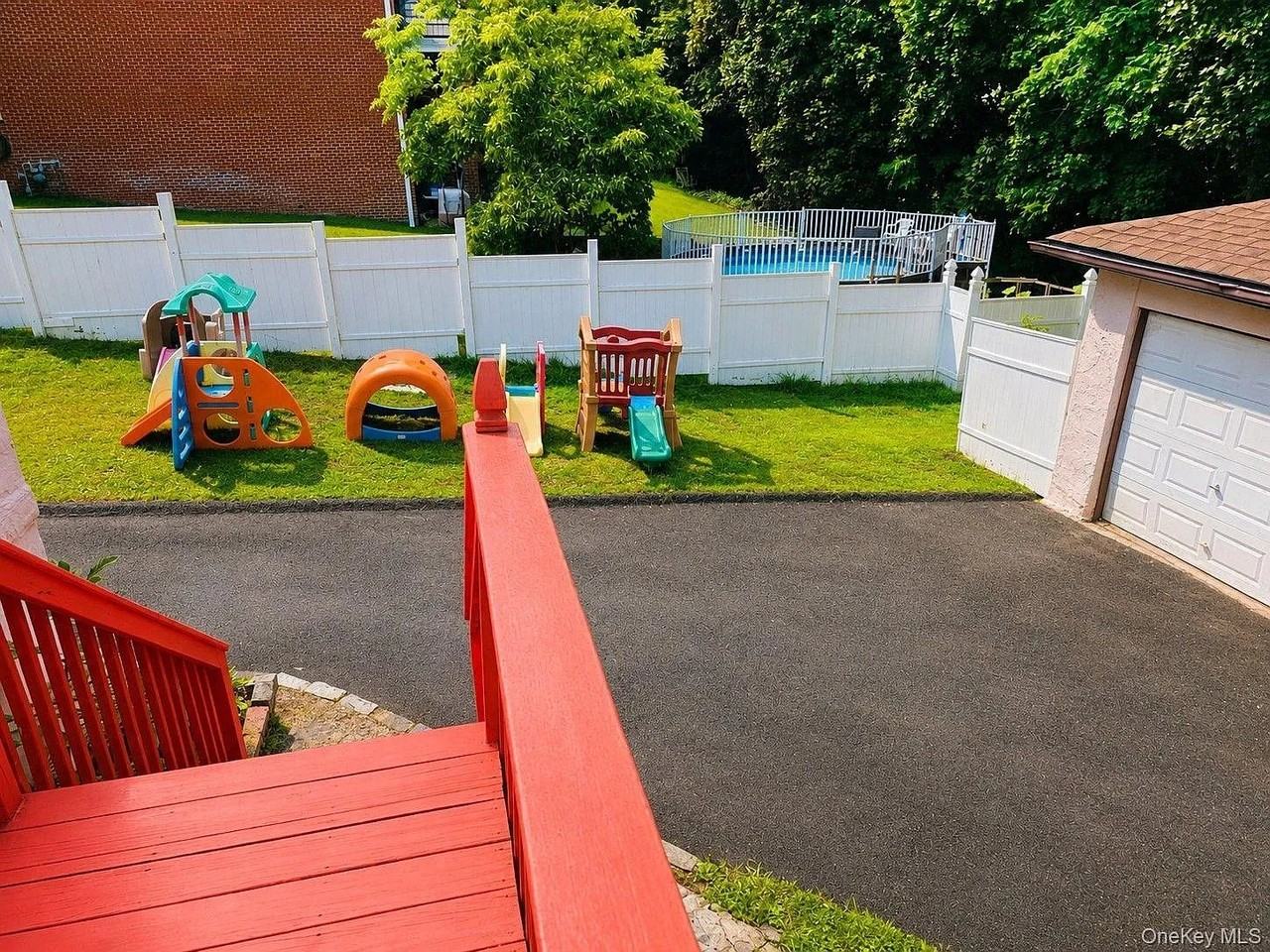 98 Bushey Ave - Photo 3 of 20