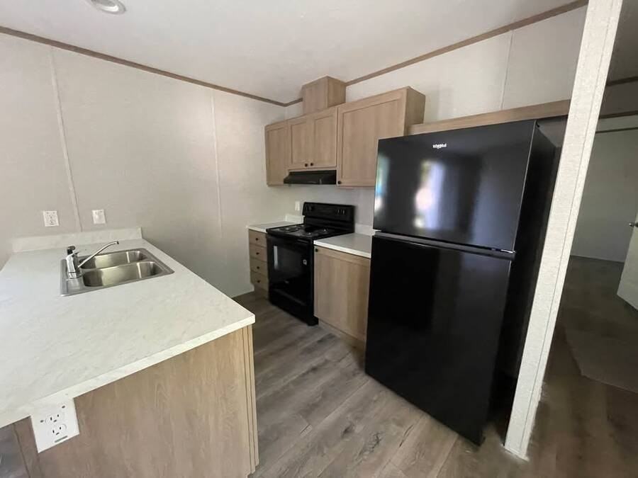 100 Central Ave - Photo 4 of 11