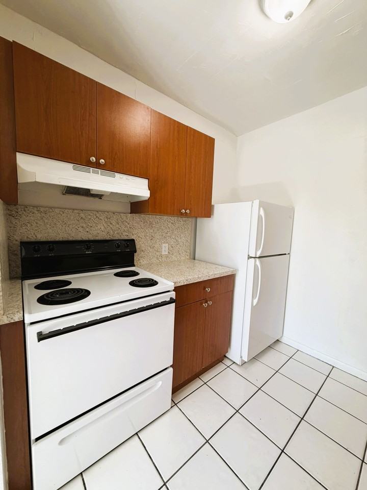 115 Bentley Dr #4 - Photo 5 of 8