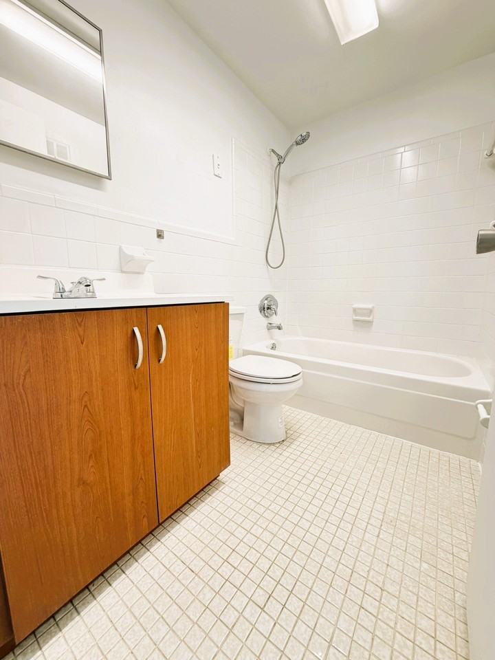 115 Bentley Dr #4 - Photo 7 of 8