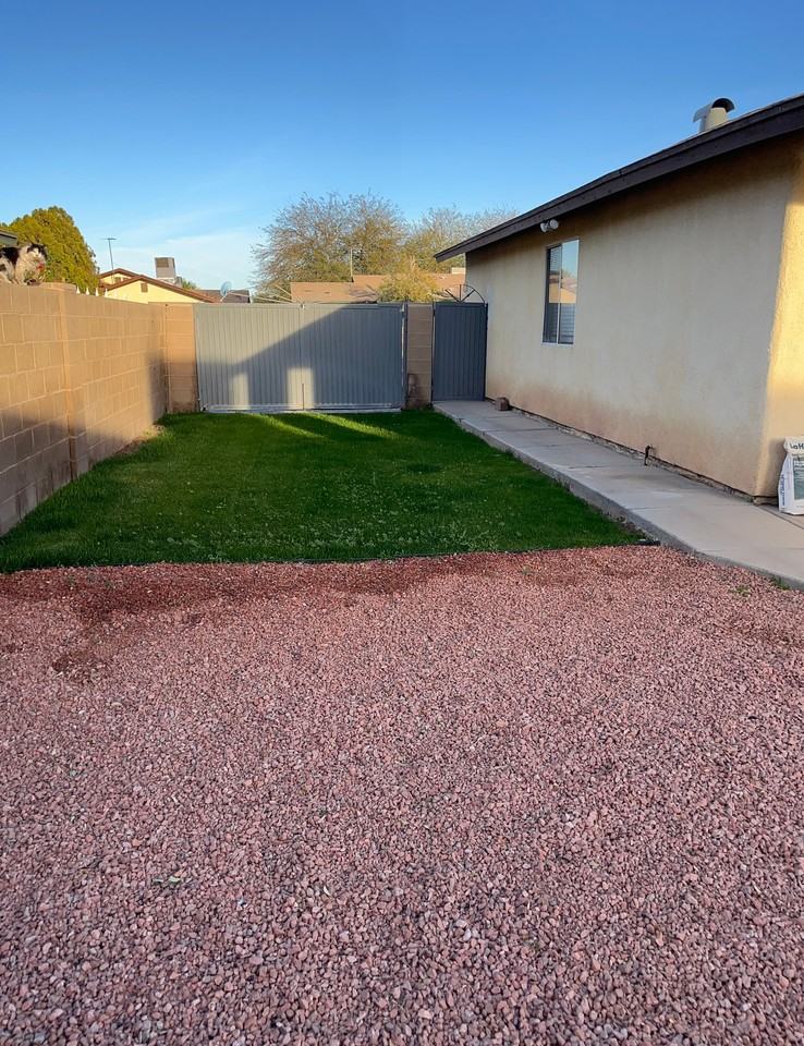 759 S Hill Ave - Photo 3 of 32