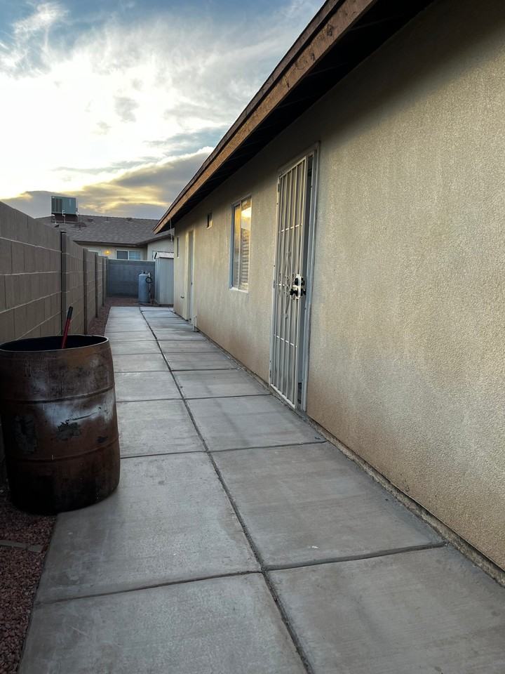 759 S Hill Ave - Photo 5 of 32