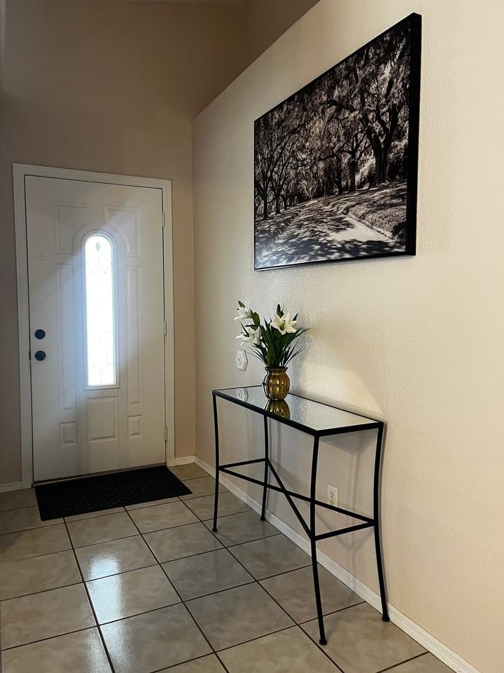 759 S Hill Ave - Photo 7 of 32