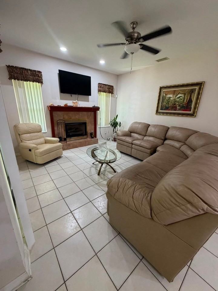23 Ballenger Ln - Photo 5 of 17