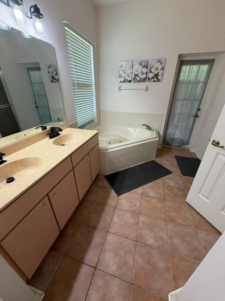 23 Ballenger Ln - Photo 7 of 17