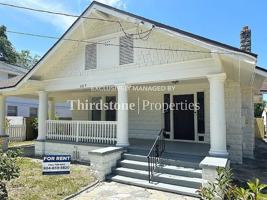 featured image of 137 W 18th St