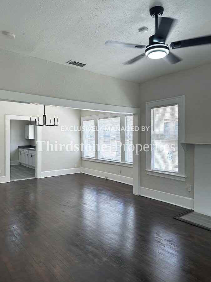 137 W 18th St - Photo 5 of 12