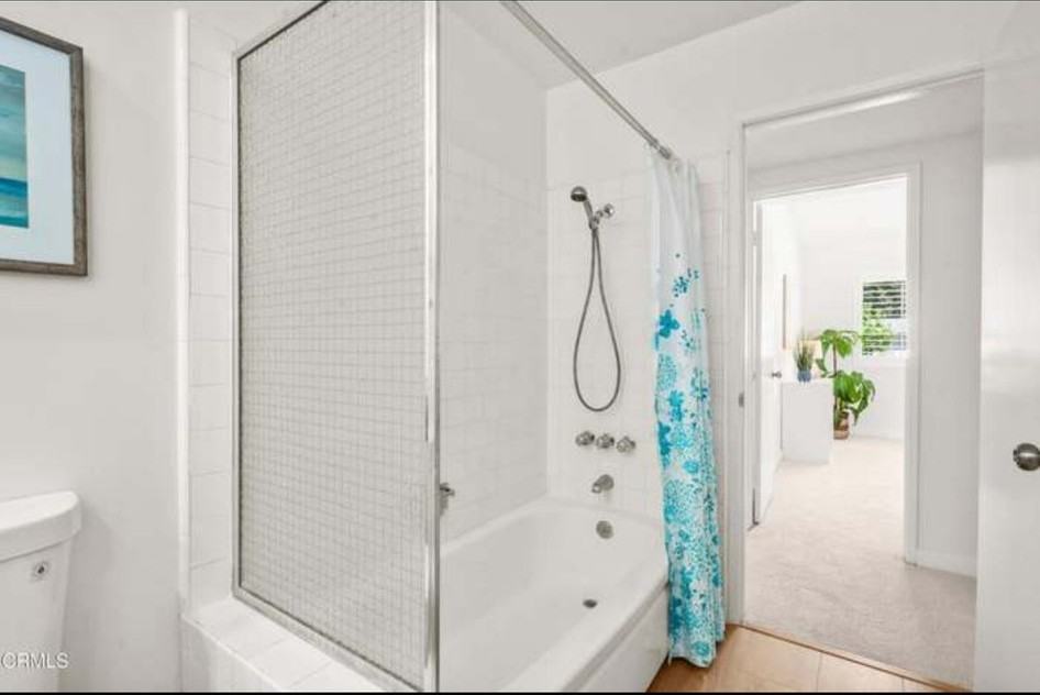 5778 Valerie Ave - Photo 4 of 19