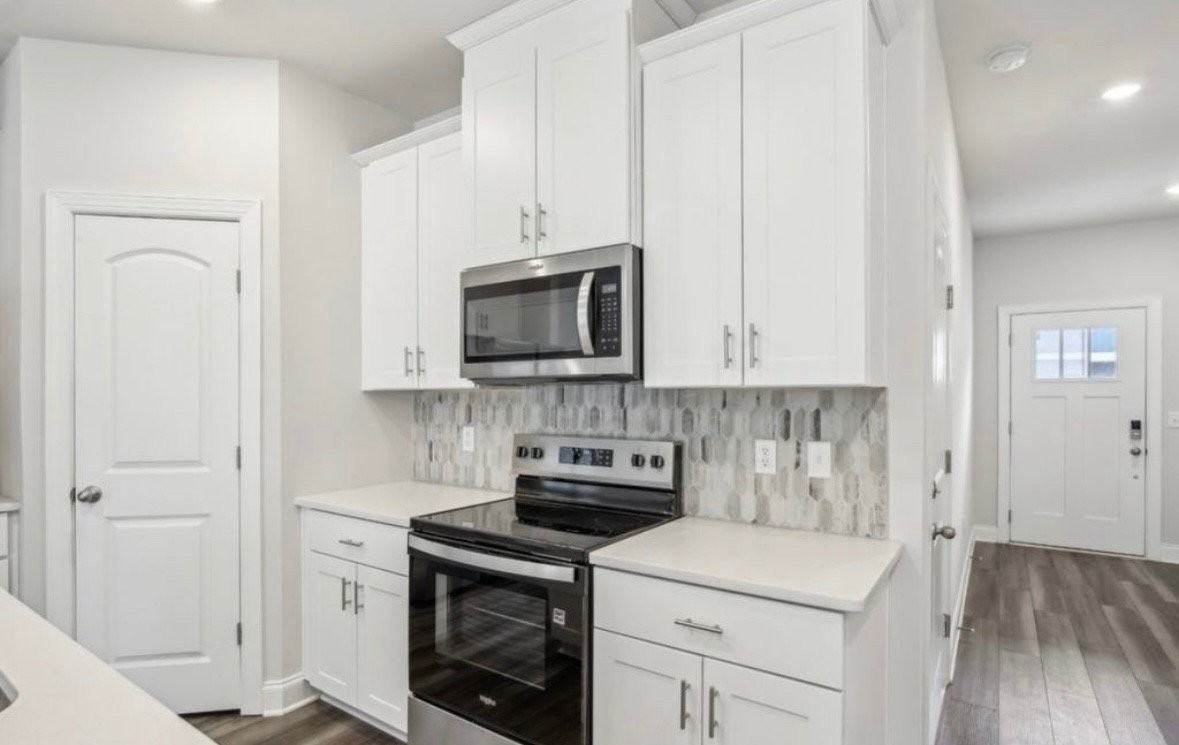 1743 Tahoma Dr - Photo 3 of 15